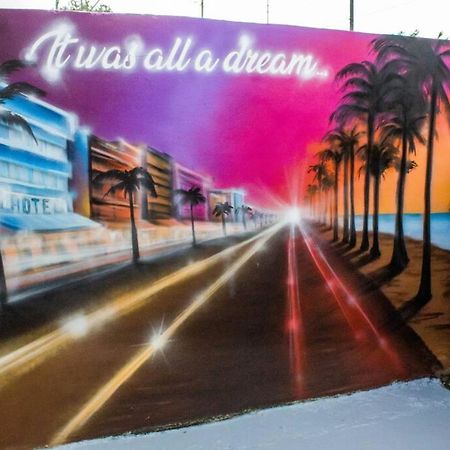Cozy & Colorful Miami Art Canvas W/Hottub & Murals מראה חיצוני תמונה