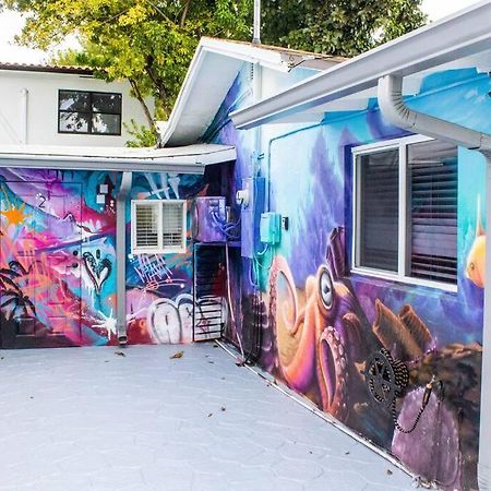 Cozy & Colorful Miami Art Canvas W/Hottub & Murals מראה חיצוני תמונה