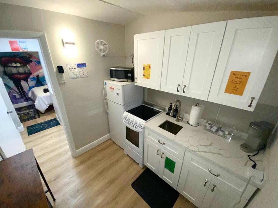 Cozy & Colorful Miami Art Canvas W/Hottub & Murals מראה חיצוני תמונה